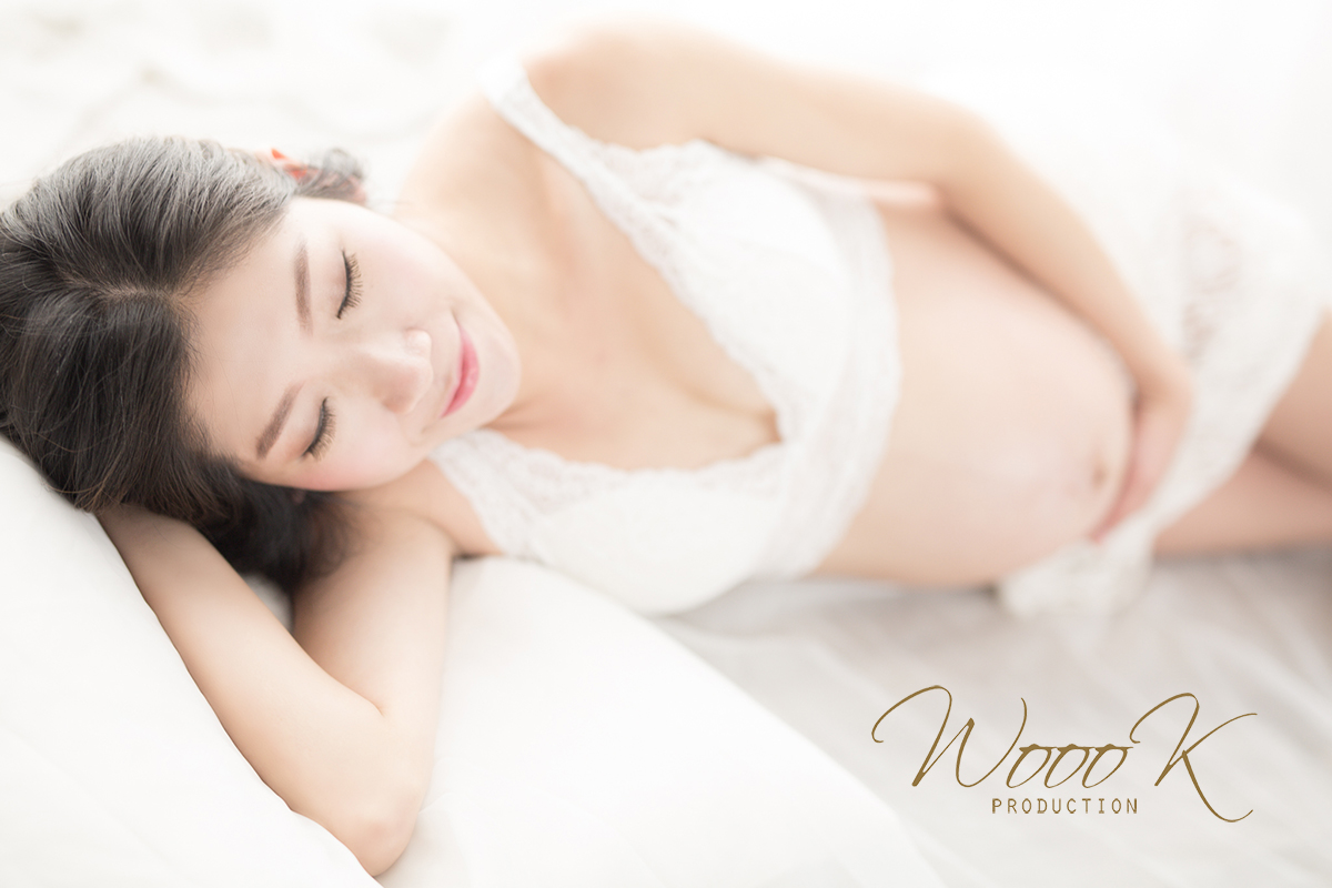 1-2-ashley-%e5%a4%a7%e8%82%9a%e7%9b%b8-%e6%87%b7%e5%ad%95-%e5%ad%95%e5%a9%a6%e7%85%a7-studio-maternity-pregnancy-portrait-photo-by-wade-w-woook-%e5%bd%b1%e6%a8%93-1200-jpg-copy